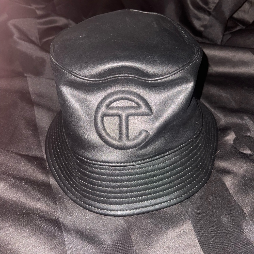 Black Bucket Hat